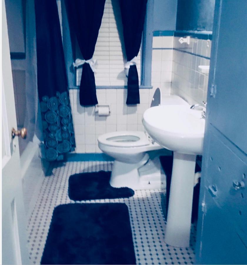Best Deal In Town! Entire 1 Bedroom Apartment 59 蒙哥马利 外观 照片