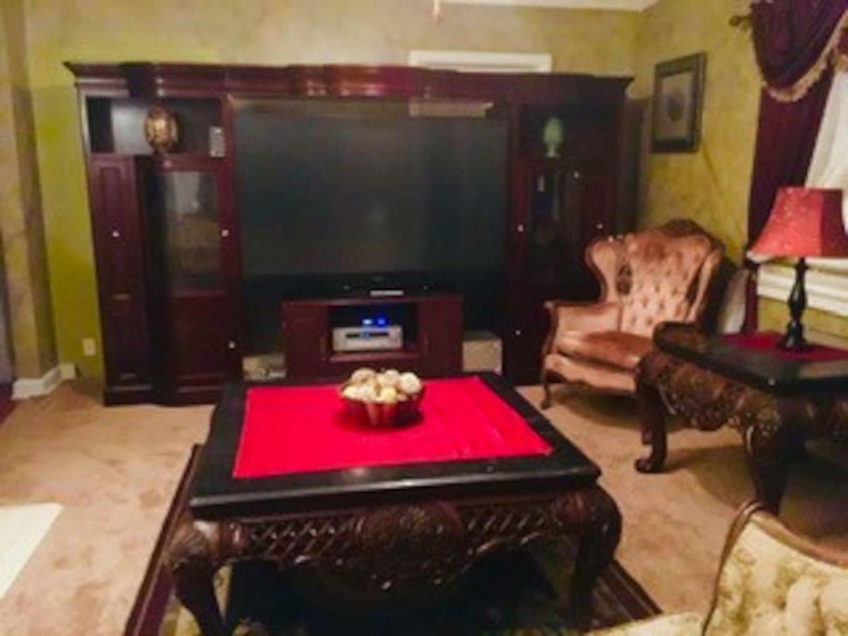 Best Deal In Town! Entire 1 Bedroom Apartment 59 蒙哥马利 外观 照片