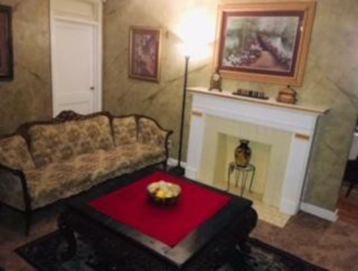 Best Deal In Town! Entire 1 Bedroom Apartment 59 蒙哥马利 外观 照片
