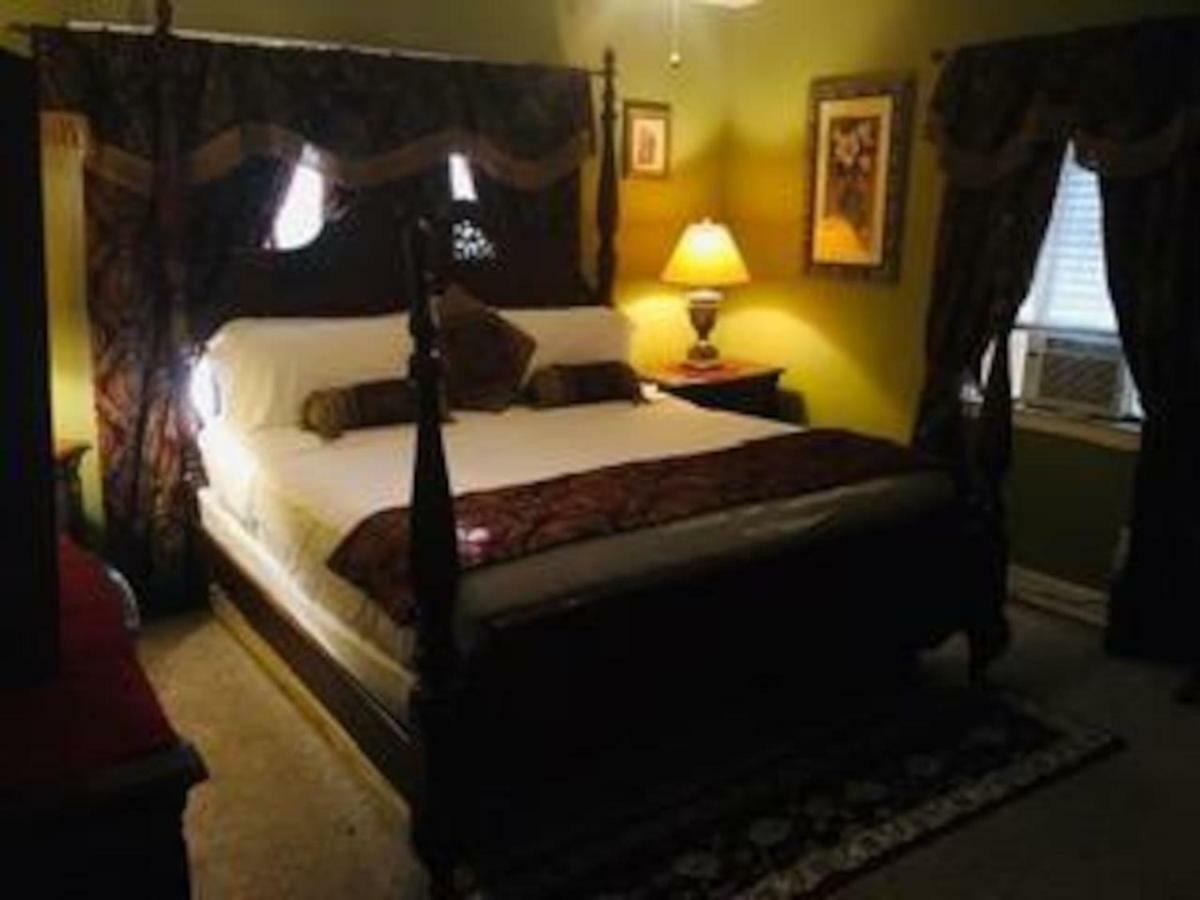 Best Deal In Town! Entire 1 Bedroom Apartment 59 蒙哥马利 外观 照片